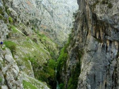 Ruta del Cares - Garganta Divina - Parque Nacional de los Picos de Europa;senderismo joven madrid